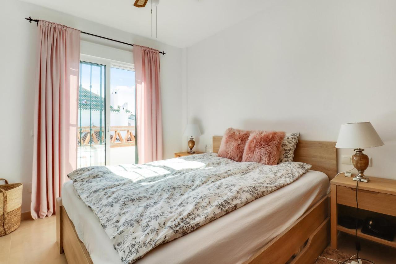 Apartament Apt Nerja Chimenea With Ocean View, A/C, & Fiber Zewnętrze zdjęcie